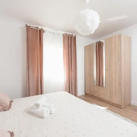 Luxury Laly Policnik