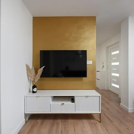 Luxury Laly * Policnik