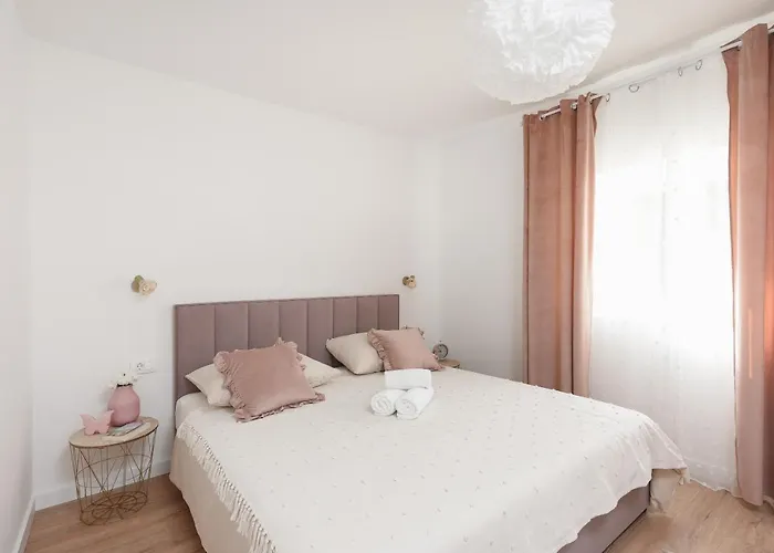 Luxury Laly * Policnik