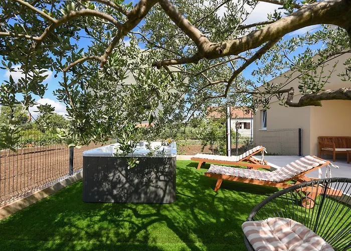 Luxury Laly Policnik