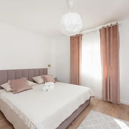 Luxury Laly Apartmán *