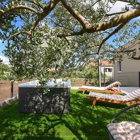 Luxury Laly Policnik