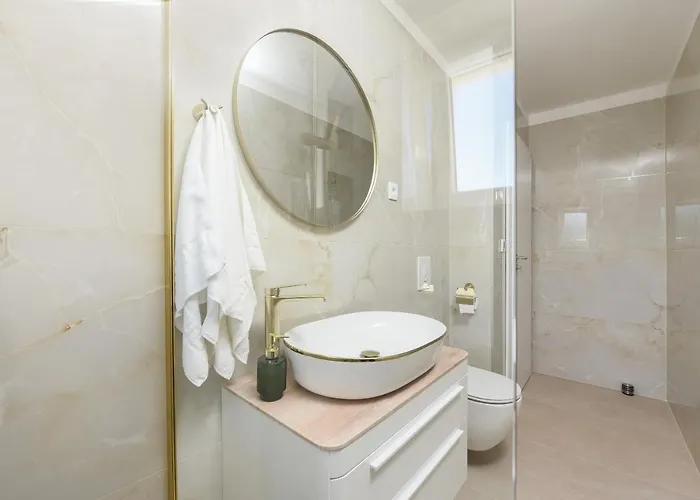 Luxury Laly Apartamento Policnik