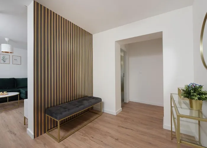 Luxury Laly Policnik