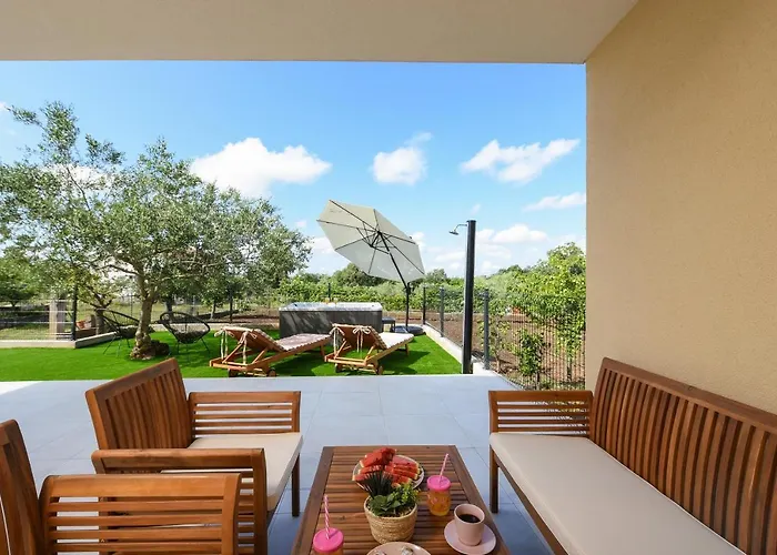 Luxury Laly Apartamento Policnik